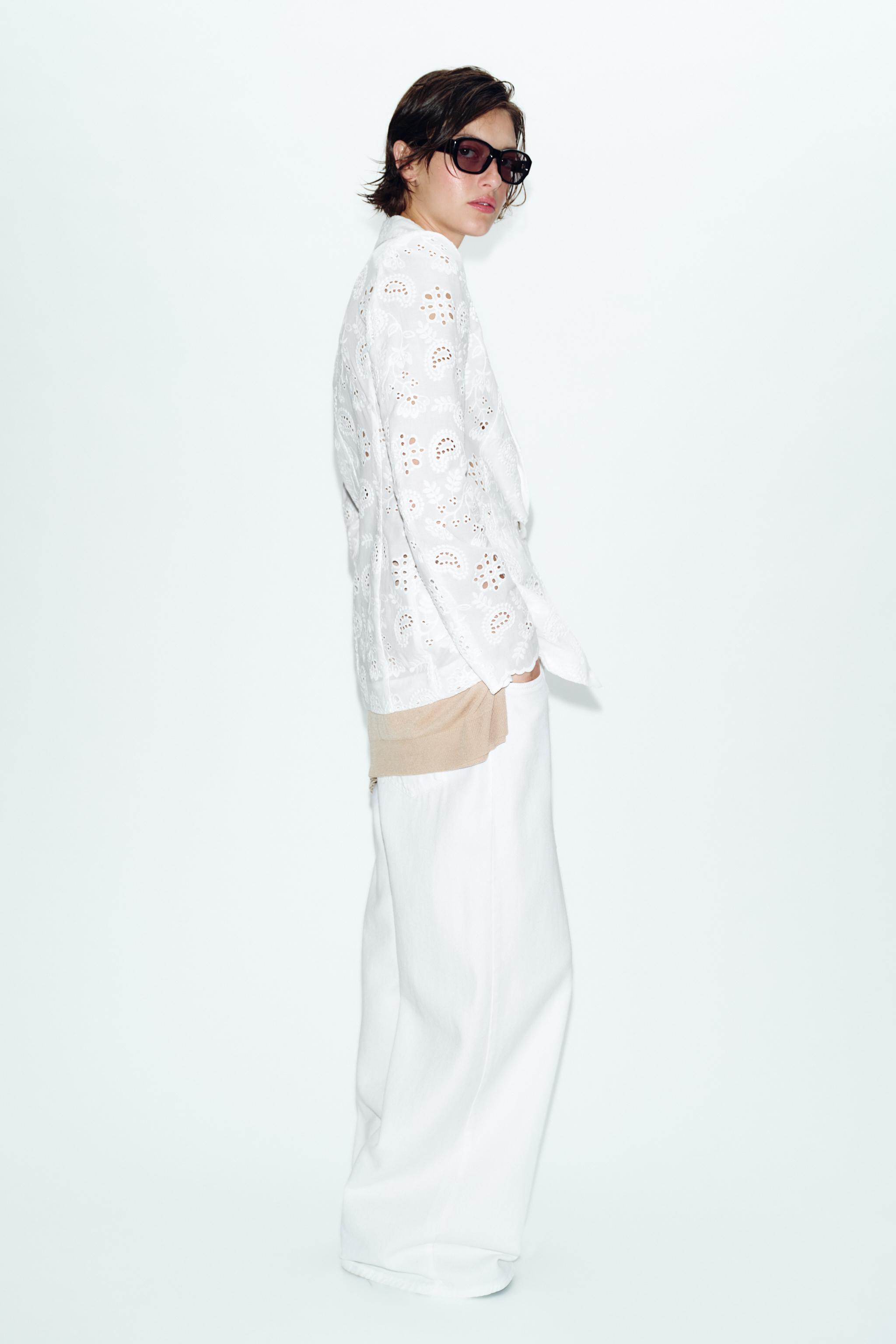 EMBROIDERED PERFORATED SHOULDER PAD TAILORED BLAZER